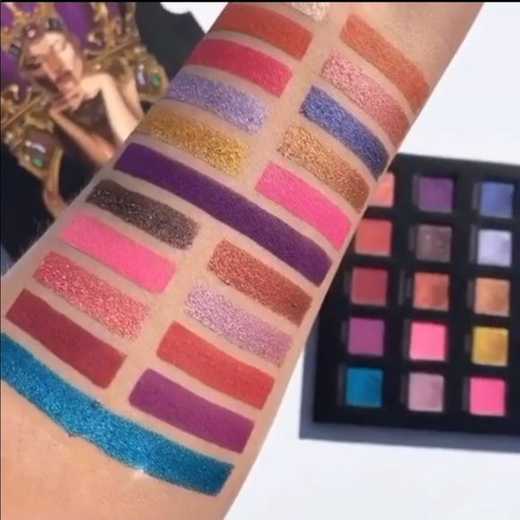 The Queen Eyeshadow Palette - Picture 2 of 6